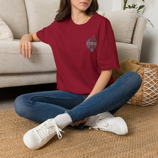 Varinn Gothic Crest Pocket T‑Shirt — Vintage 'Dream' Script Chest Graphic