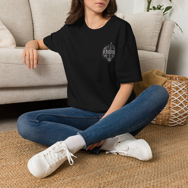Varinn Gothic Crest Pocket T‑Shirt — Vintage 'Dream' Script Chest Graphic